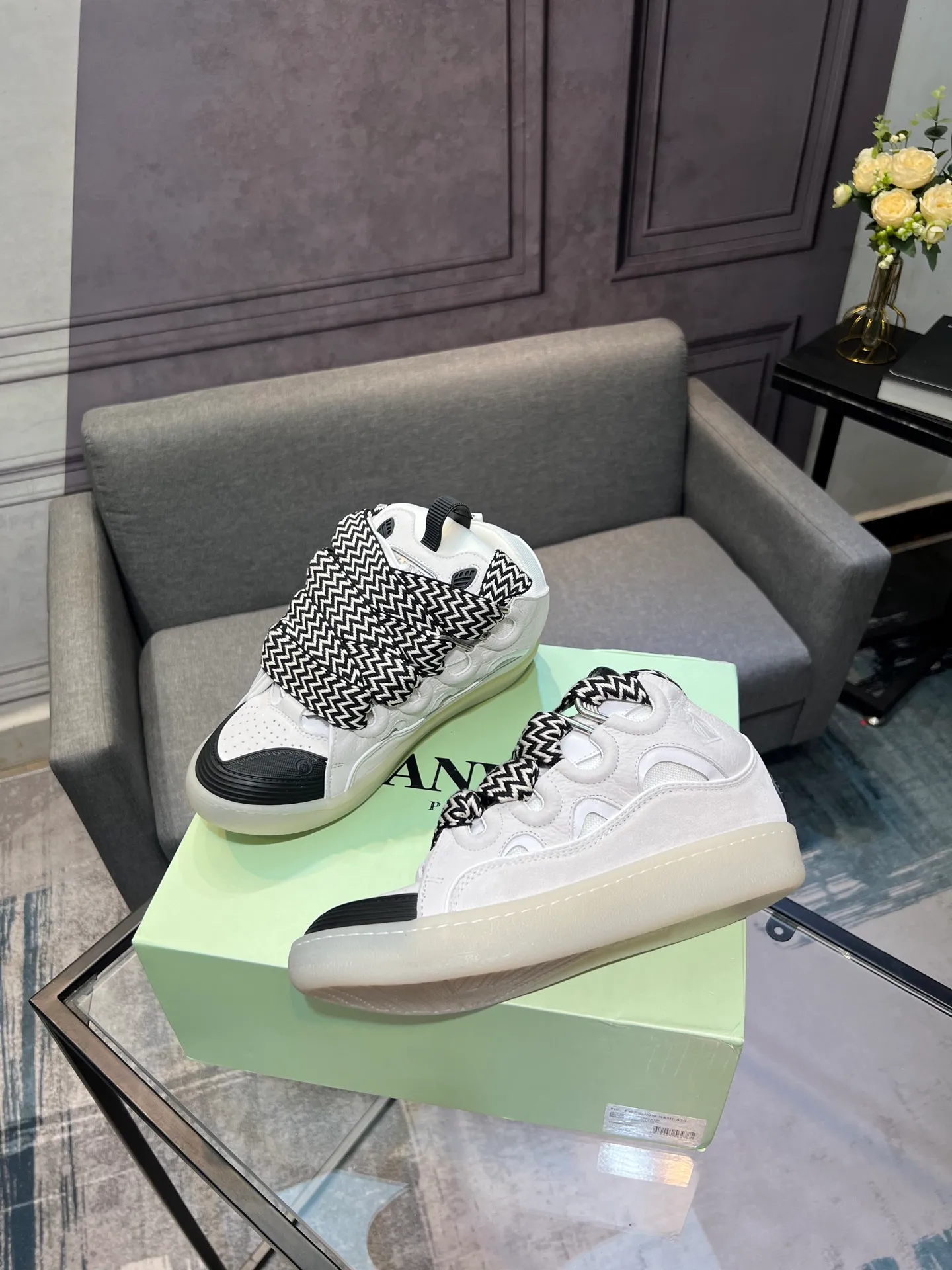 Men's men's shoes💰780 [LANVIN] Latest lace-up fashionable casual sneakers for couples High-quality CLAY couple series‼ ️ The latest trendy products of the season 🌈Many bloggers have planted grass and purchased the original open-mold customization. The upper and outsole are sewn with mark threads without edge sealing. Multiple material splicing combination design. Very versatile for fashionable and casual wear. Comfortable on the feet. Recommended for self-retention (upper cowhide + cow suede + breathable mesh) inner foot pad cowhide exclusive original open-mold clear logo rubber outsole ⚠️36-44 yards (45 custom-made)